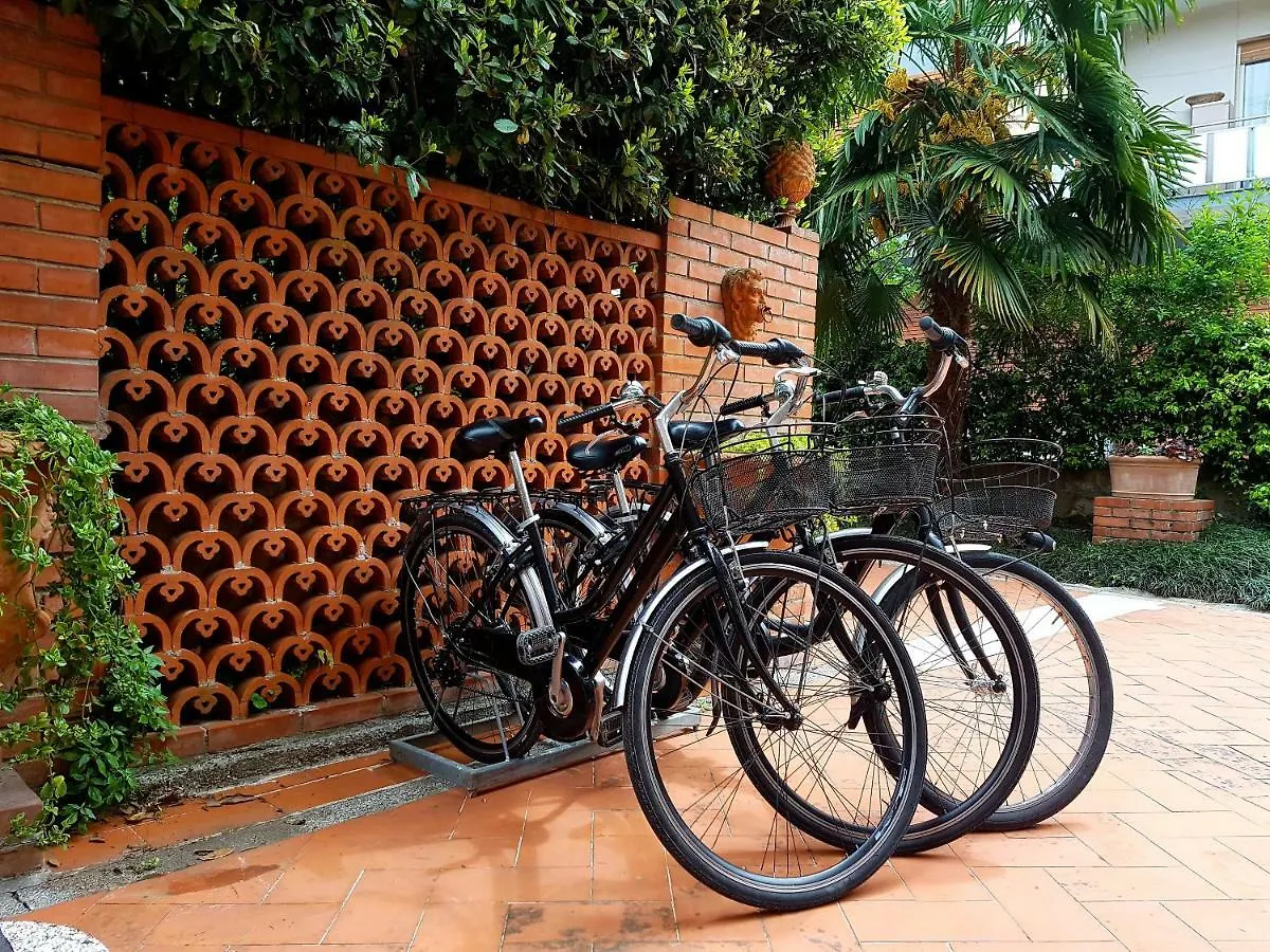 ルッカ Il Villino Bed & Breakfast