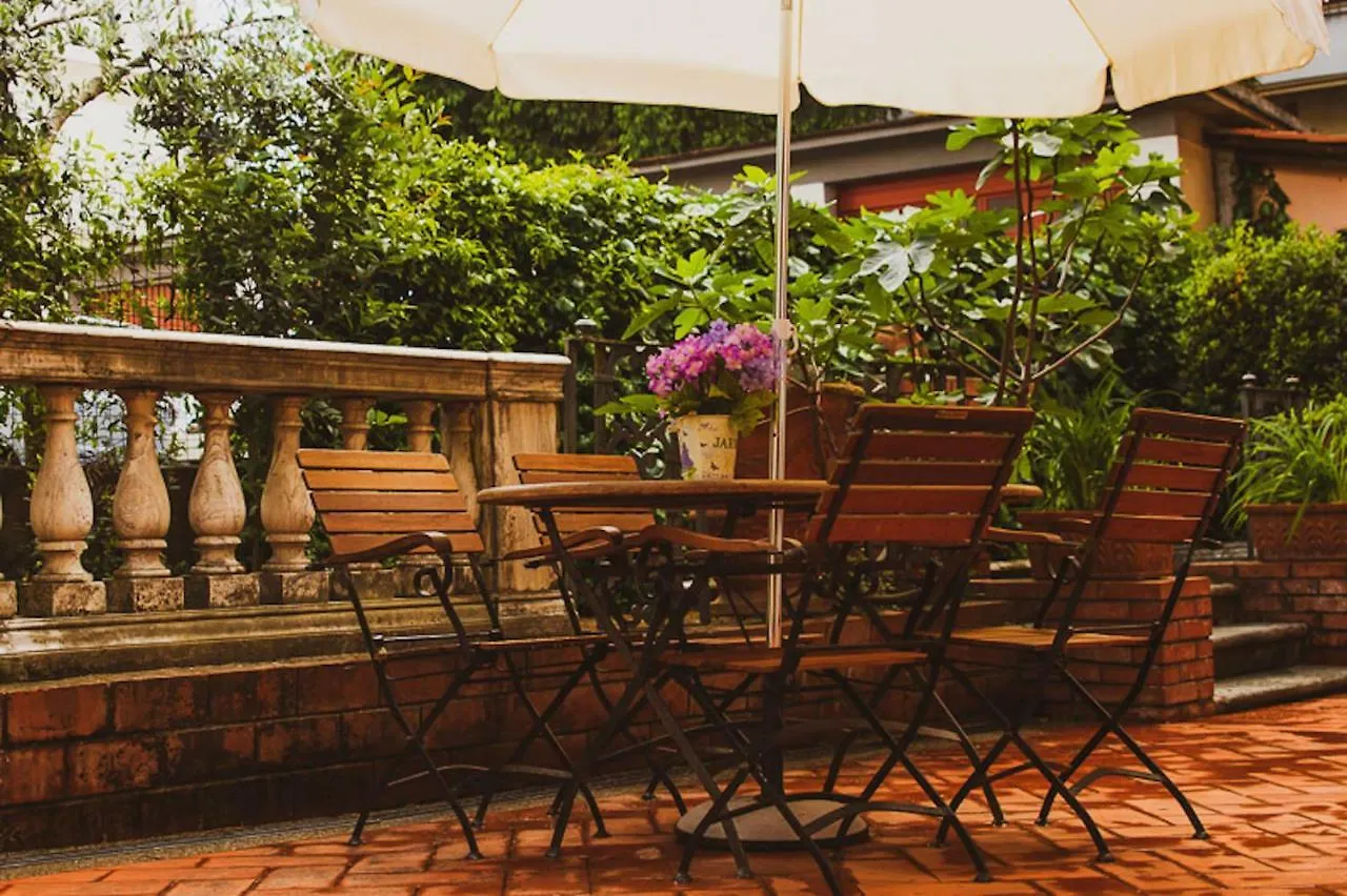 Il Villino Bed & Breakfast Lucca Italy